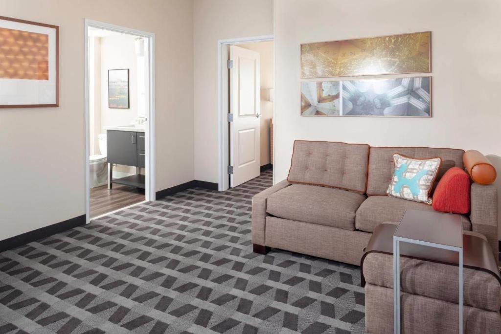 Towneplace Suites By Marriott San Antonio Westover Hills Exterior photo