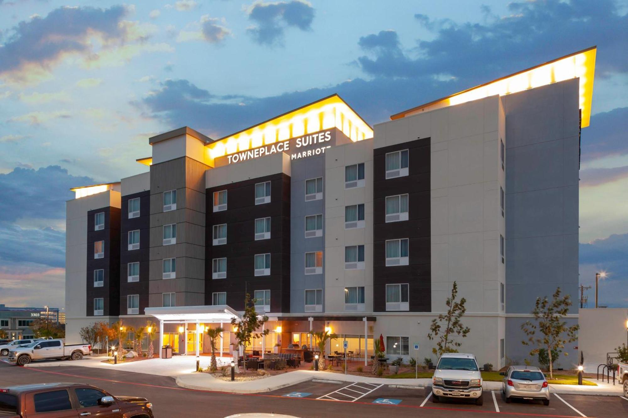 Towneplace Suites By Marriott San Antonio Westover Hills Exterior photo
